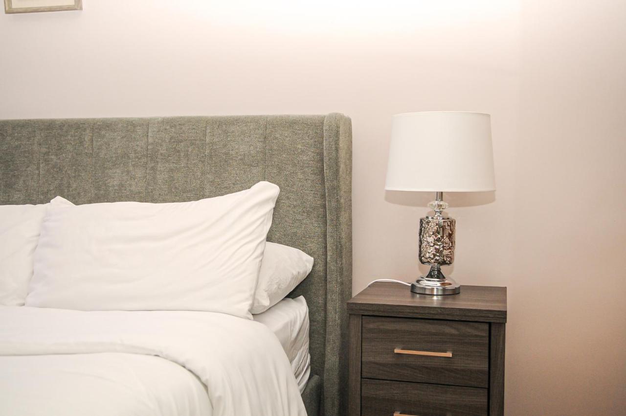 Luxury 5 Star London Apartment - Parking, Garden, Nr Greater London Metro Stations Exterior photo